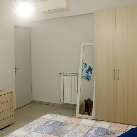 Sicilia Casa Vacanza Apartment *